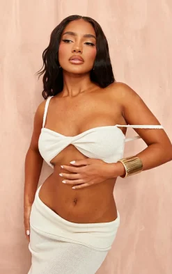 Online PrettyLittleThing Knitted Twist Cami Crop Top Cream