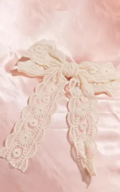 PrettyLittleThing Hair Accessories*Lace Bow Hair Clip