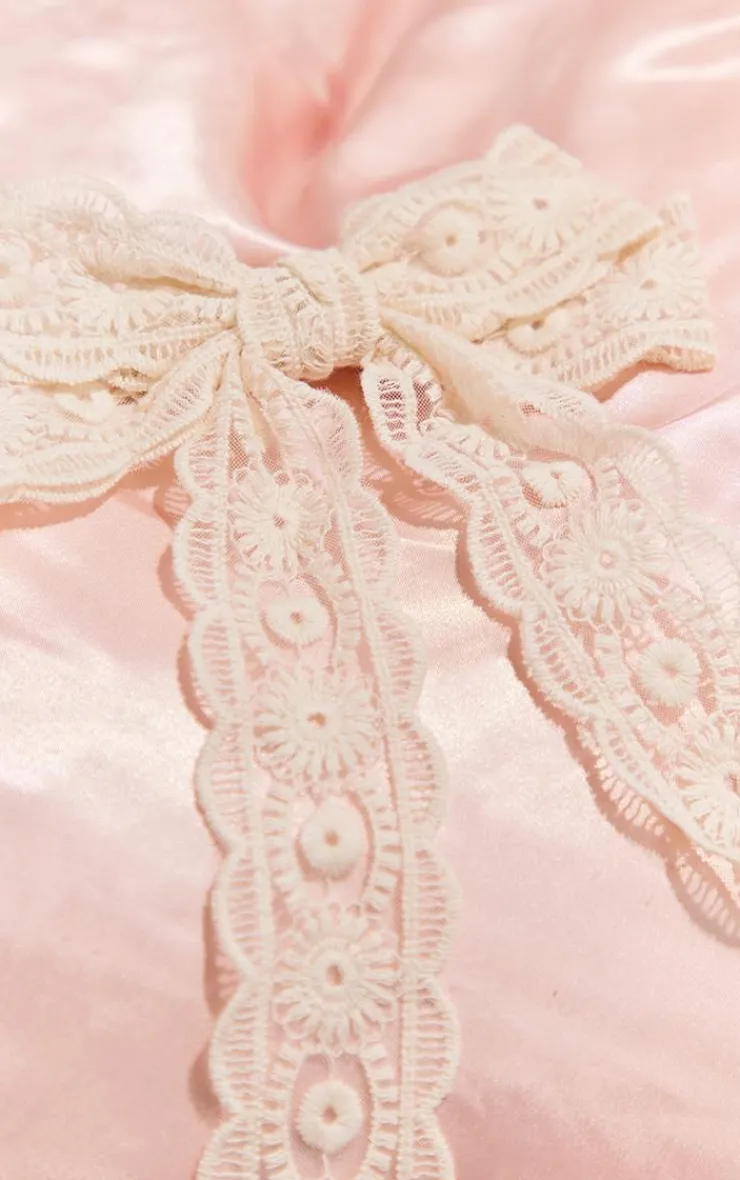 PrettyLittleThing Hair Accessories*Lace Bow Hair Clip