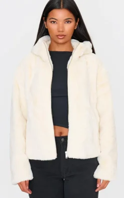 PrettyLittleThing Faux Fur Coats*Plush Faux Fur Hooded Zip Up Jacket