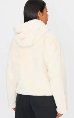 PrettyLittleThing Faux Fur Coats*Plush Faux Fur Hooded Zip Up Jacket