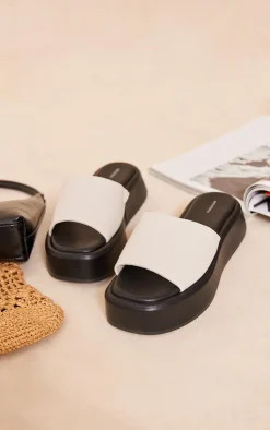 PrettyLittleThing Flat Sandals*Pu Round Toe Chunky Footbed Flat Sandals