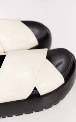 PrettyLittleThing Chunky Sandals*PU Round Toe Cross Strap Chunky Platform Sandals