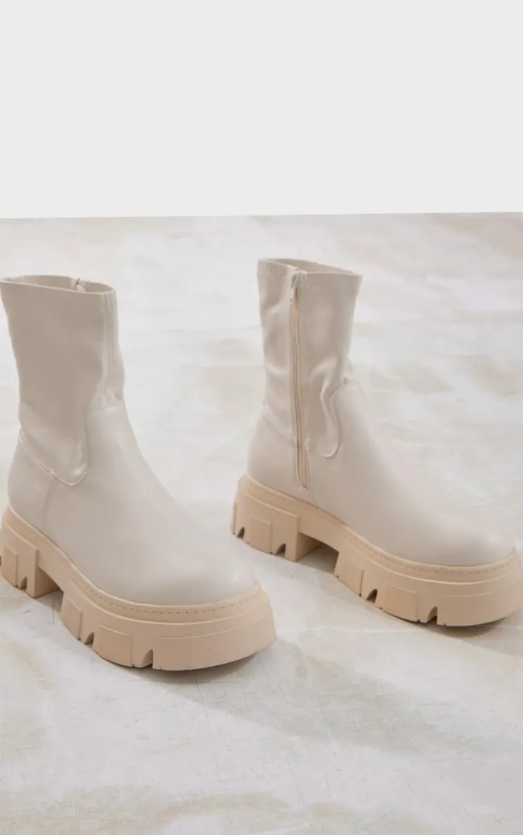 PrettyLittleThing Ankle Boots*Pu Textured Extreme Cleated Sole Ankle Sock Boots