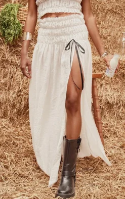 Outlet PrettyLittleThing Shirred Split Hem Maxi Skirt Cream
