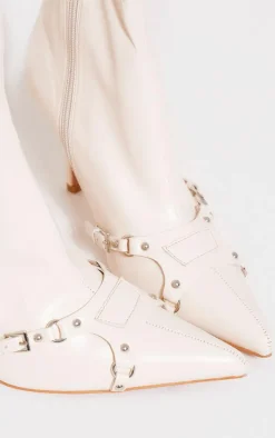 PrettyLittleThing Wide Fit Heels*Wide Fit Faux Leather Point Toe Buckle Detail Tab Ankle Heeled Boots