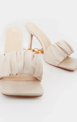 PrettyLittleThing Wide Fit Heels*WIDE FIT PU Ruched Square Toe Heeled Mules