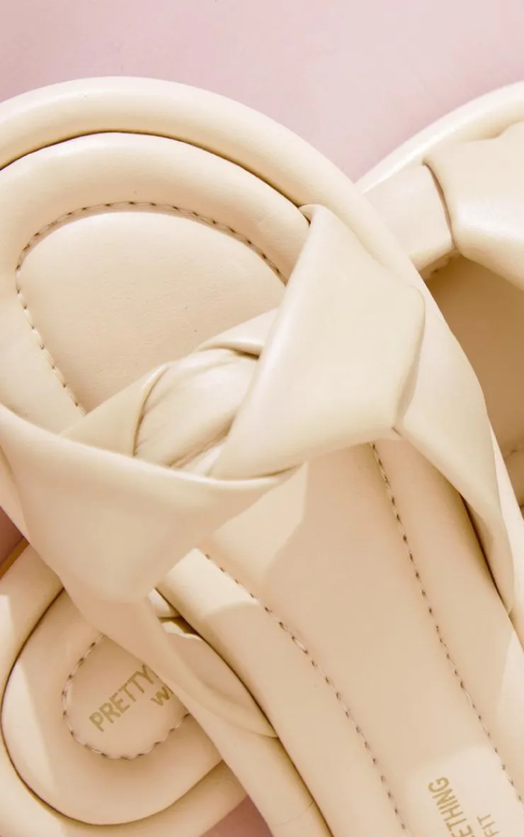 PrettyLittleThing Wide Fit Sandals*Wide Fit Real Leather Round Toe Thick Woven Strap Flat Sandals
