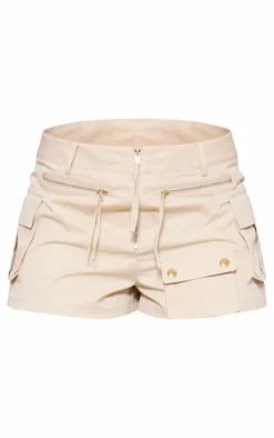 Sale PrettyLittleThing Woven Cargo Zip Front Hot Pants Cream