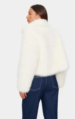 PrettyLittleThing Faux Fur Coats*Plush Faux Fur Toggle Detail Jacket