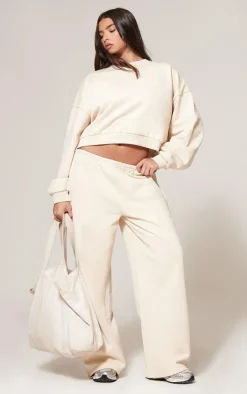 PrettyLittleThing Cream Sweatsuits*Premium Basic Crew Neck Cropped Sweatshirt