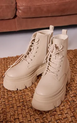 PrettyLittleThing Wide Fit Boots*Wide Fit Pu Chunky Platform Lace Up Ankle Boots