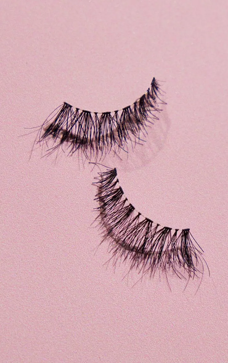 PrettyLittleThing False Eyelashes*Eylure Fluttery Light 002 3/4 Lashes