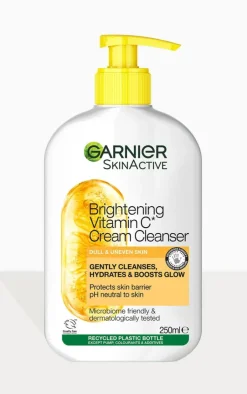 PrettyLittleThing Cleansers*Garnier Skin Active Vitamin C Brightening Foam Cleanser