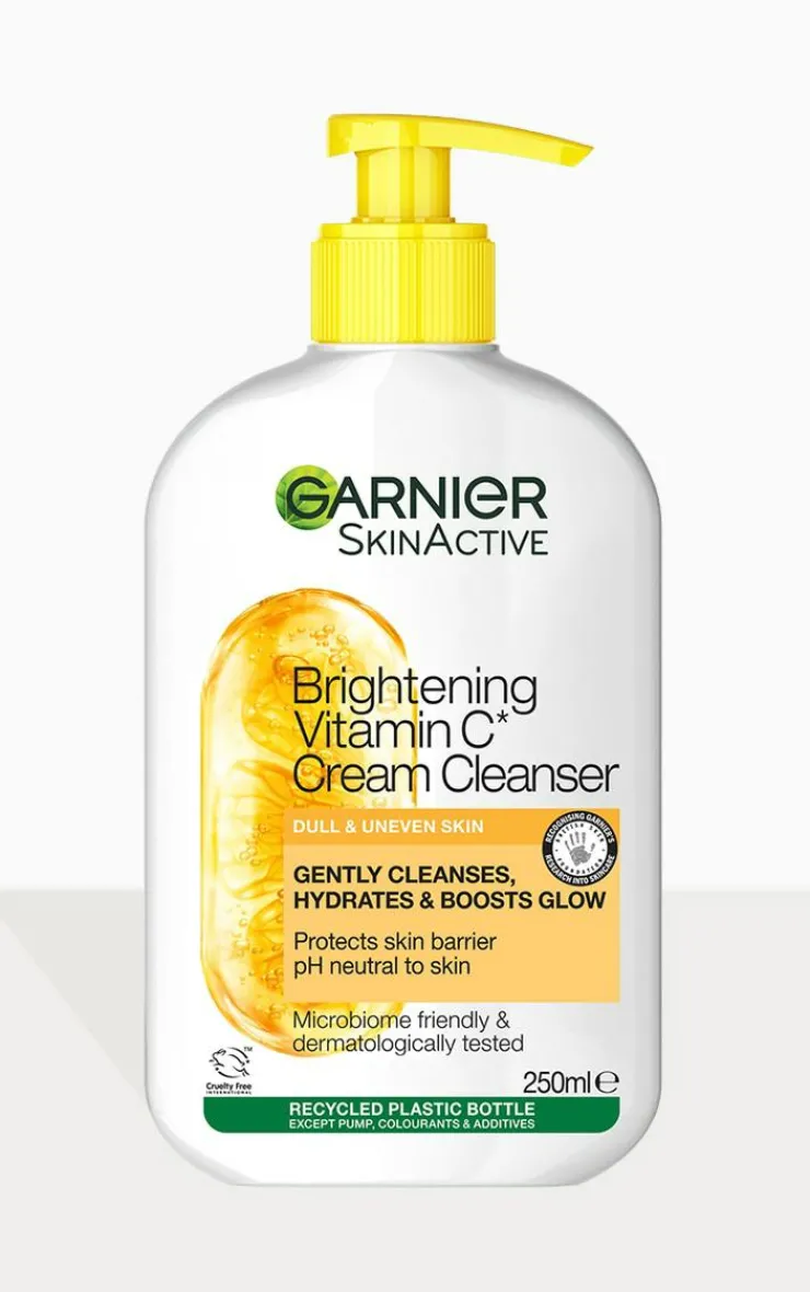 PrettyLittleThing Cleansers*Garnier Skin Active Vitamin C Brightening Foam Cleanser