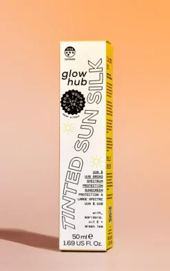 PrettyLittleThing Sun Care*Glow Hub Tinted Sunsilk SPF 30 -