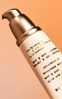 PrettyLittleThing Sun Care*Glow Hub Tinted Sunsilk SPF 30 -