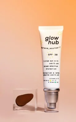 PrettyLittleThing Sun Care*Glow Hub Tinted Sunsilk SPF 30 -