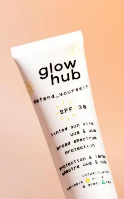 PrettyLittleThing Sun Care*Glow Hub Tinted Sunsilk SPF 30 -