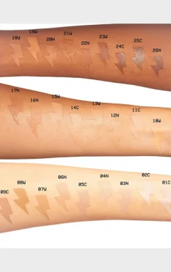 PrettyLittleThing Contouring*Glow Hub Under Cover High Coverage Zit Zap Concealer Wand Shade