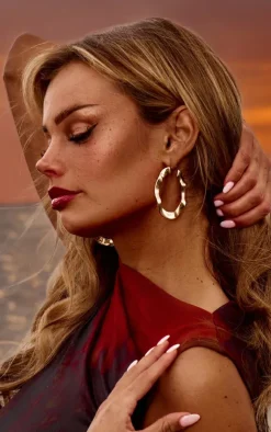 PrettyLittleThing Hoop Earrings*Abstract Wave Hoop Earrings