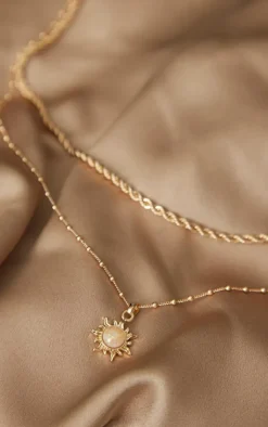 PrettyLittleThing Necklaces*Iridescent Sun Pendant Layered Necklace