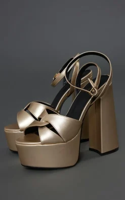 PrettyLittleThing Platform Sandals*Pu Chucky Platform Intertwined Strap Block Heeled Sandals