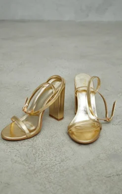 PrettyLittleThing Wide Fit Sandals*Wide Fit Pu Basic Strap Detail High Heeled Sandals
