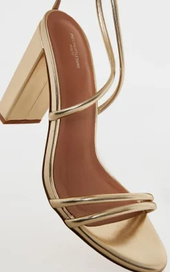 PrettyLittleThing Wide Fit Sandals*Wide Fit PU Point Toe Strappy Block Heeled Sandals