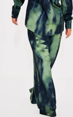 Hot PrettyLittleThing Abstract Print Wide Leg Pants Green