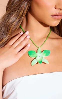 PrettyLittleThing Necklaces*Ombre Flower String Necklace