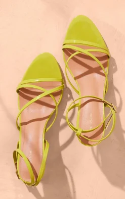 PrettyLittleThing Mid Heels*Patent PU Point Toe Cross Strap Heeled Sandals