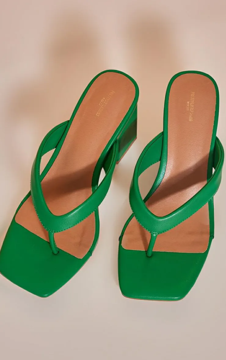PrettyLittleThing Wide Fit Heels*Wide Fit Pu Thong Square Toe Block Heeled Mules