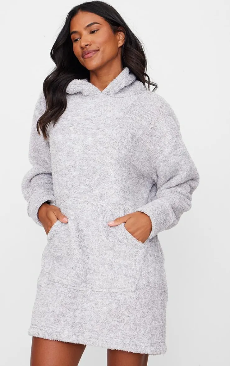 PrettyLittleThing Christmas Gifts*Borg Hooded Blanket
