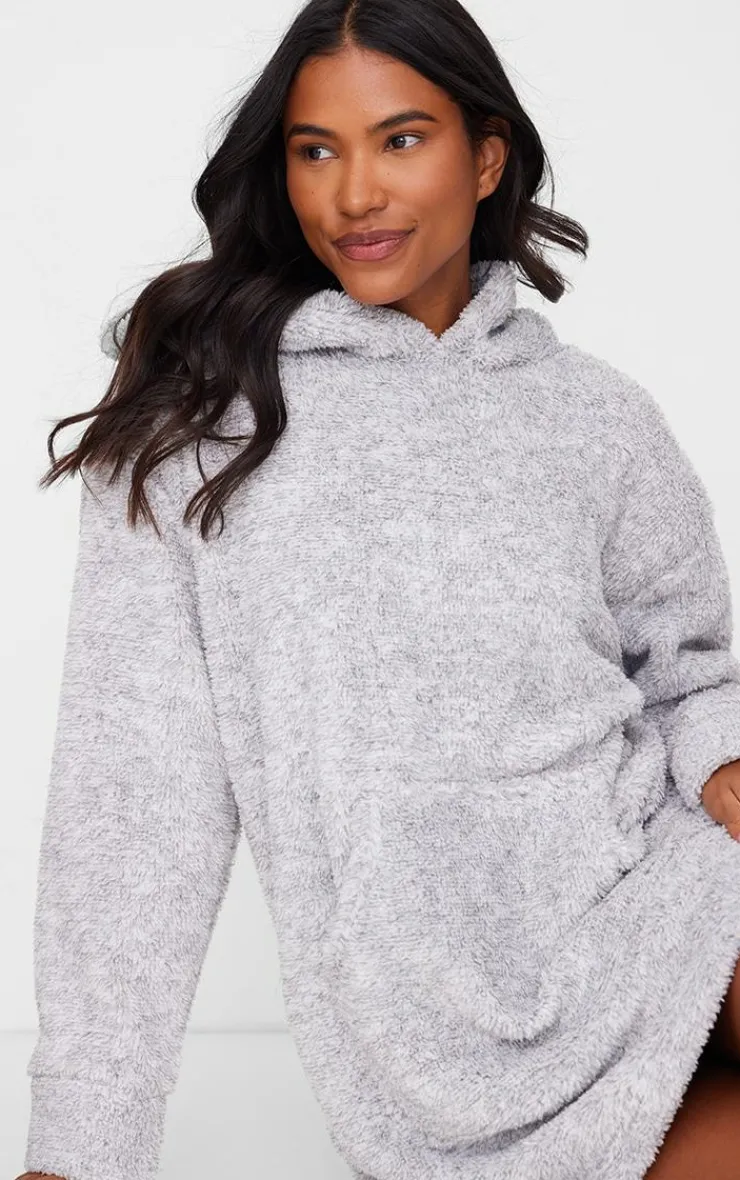 PrettyLittleThing Christmas Gifts*Borg Hooded Blanket
