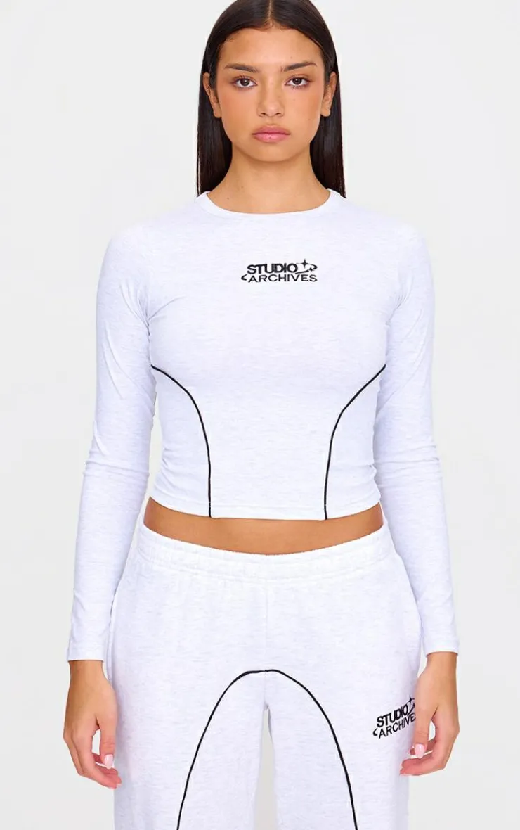 New PrettyLittleThing Contrast Studio Archives Long Sleeve Fitted T-shirt Grey Marl