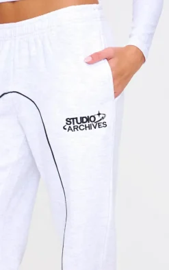 PrettyLittleThing Contrast Studio Archives Seam Detail Cuffed Sweatpants Grey Marl