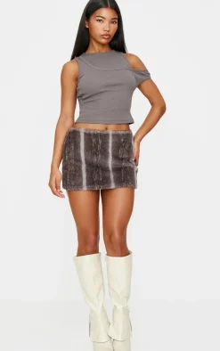 PrettyLittleThing Christmas Shop*Printed Faux Fur Micro Mini