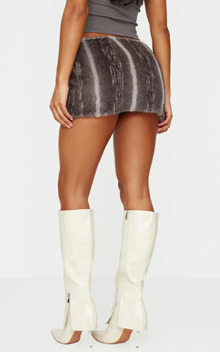 PrettyLittleThing Christmas Shop*Printed Faux Fur Micro Mini