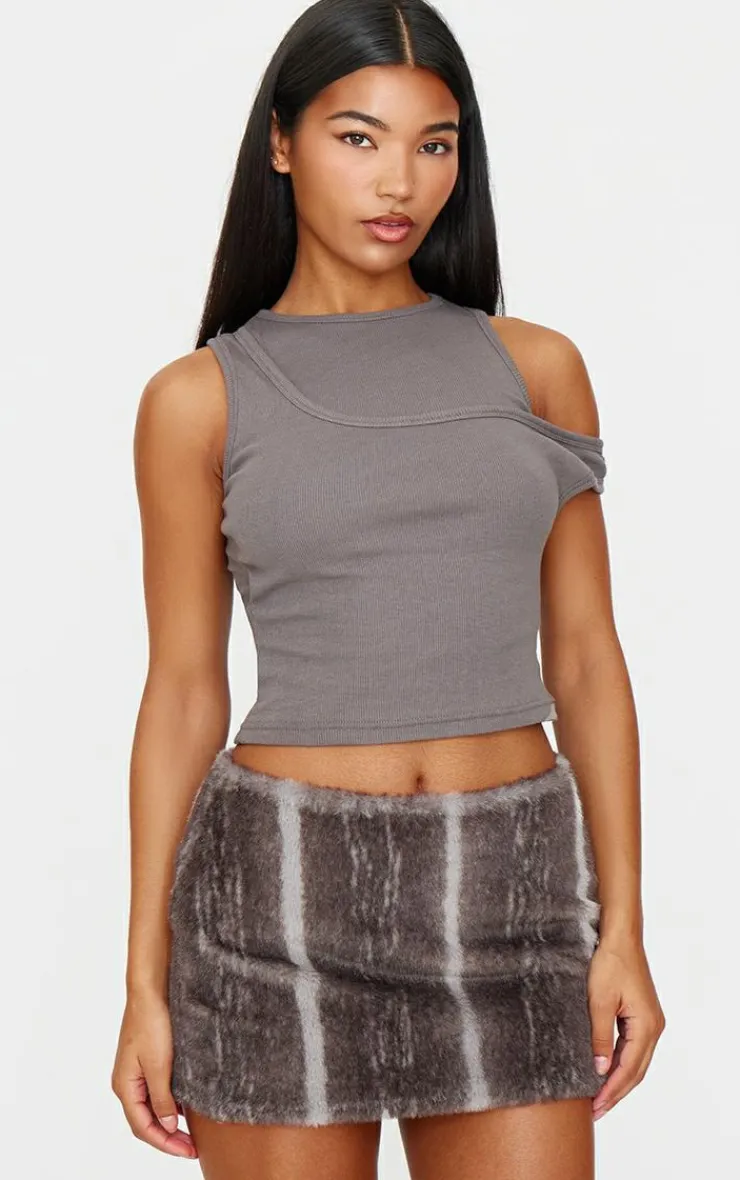 PrettyLittleThing Christmas Shop*Printed Faux Fur Micro Mini