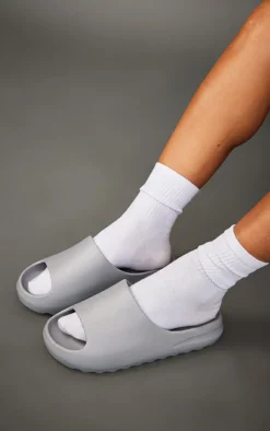 PrettyLittleThing Slides*Rubber Rib Sole Slides