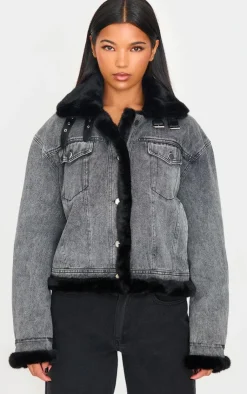 PrettyLittleThing Aviator Jackets*Soft Faux Fur Aviator Style Denim Jacket