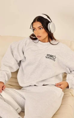 PrettyLittleThing Oversized Sweaters*Studio Archive Embroidered Oversized Sweatshirt