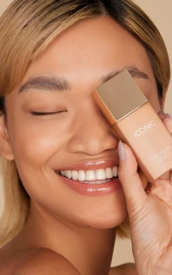 PrettyLittleThing Foundation*Iconic London Super Smoother Blurring Skin Tint