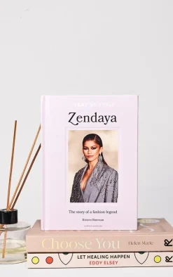PrettyLittleThing Stocking Stuffers*Icons Of Style – Zendaya