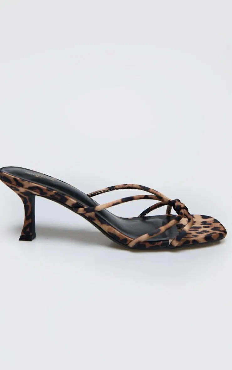 PrettyLittleThing Wide Fit Heels*Satin Wide Fit Square Toe Knotted Heeled Mules