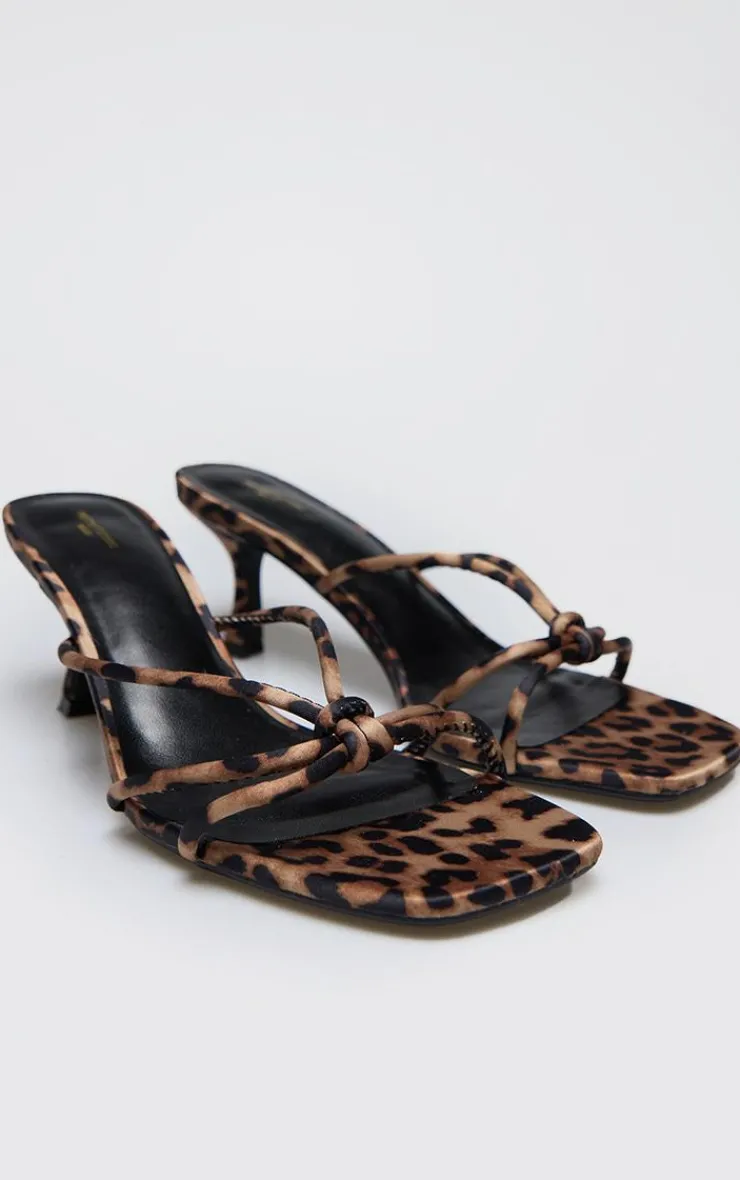 PrettyLittleThing Wide Fit Heels*Satin Wide Fit Square Toe Knotted Heeled Mules