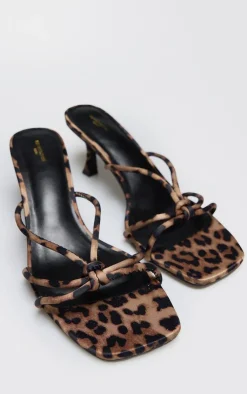PrettyLittleThing Wide Fit Heels*Satin Wide Fit Square Toe Knotted Heeled Mules