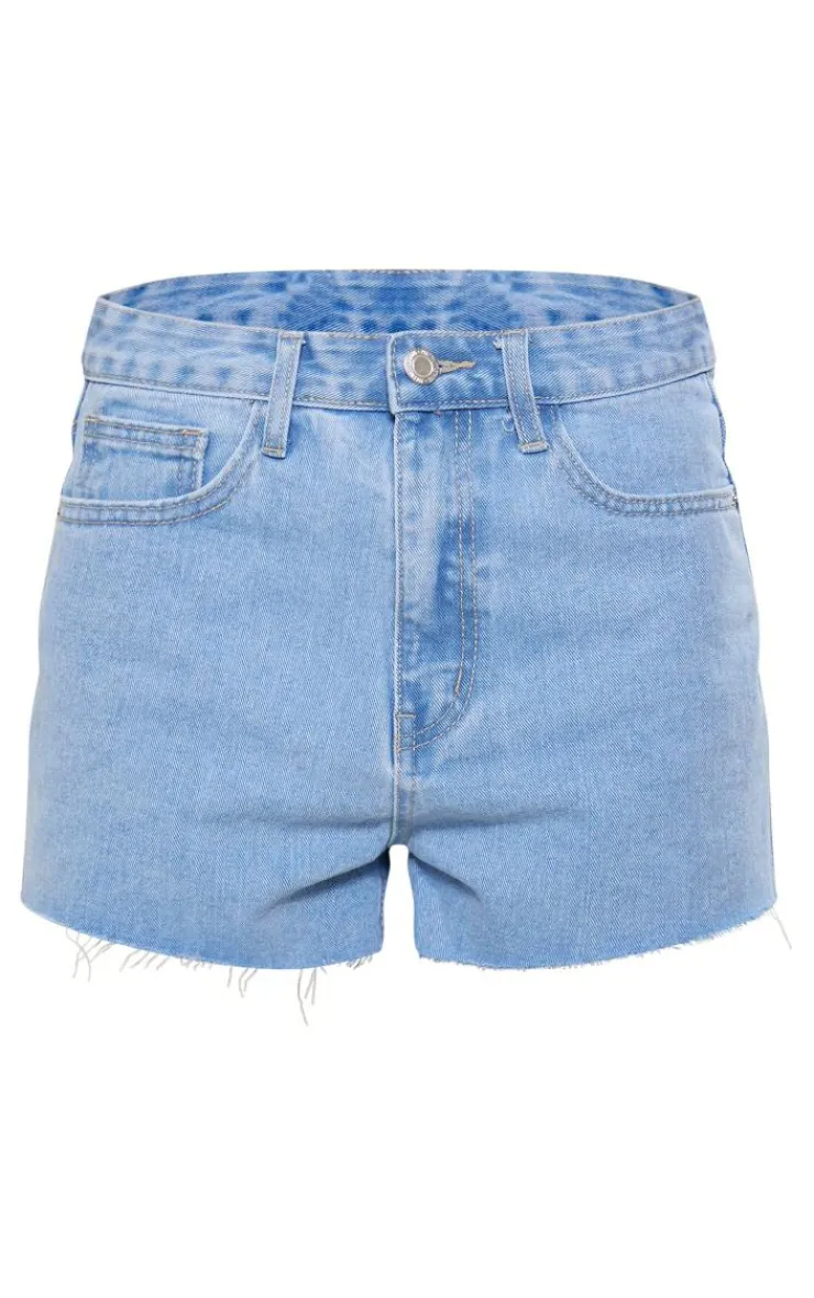 PrettyLittleThing Christmas Shop*Wash Denim Raw Hem Hot Pants