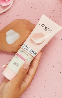 PrettyLittleThing Cleansers*L'Oreal Paris Fine Flowers Cleansing Gel-Cream Wash 150ml